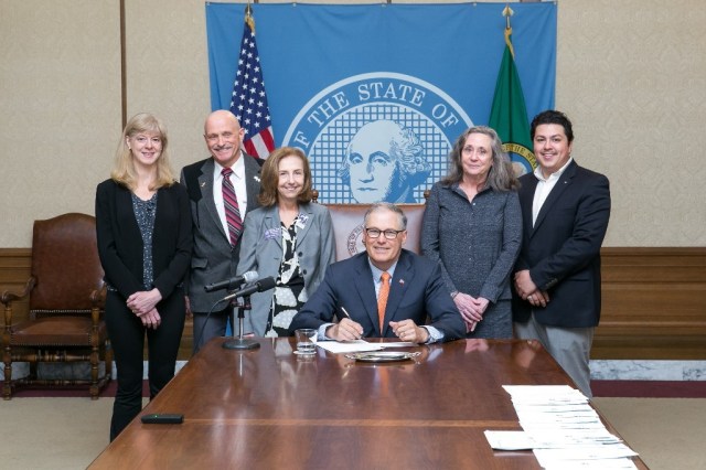 Group Governor Signing 2017
